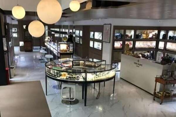 九龙县寄卖奢侈品店